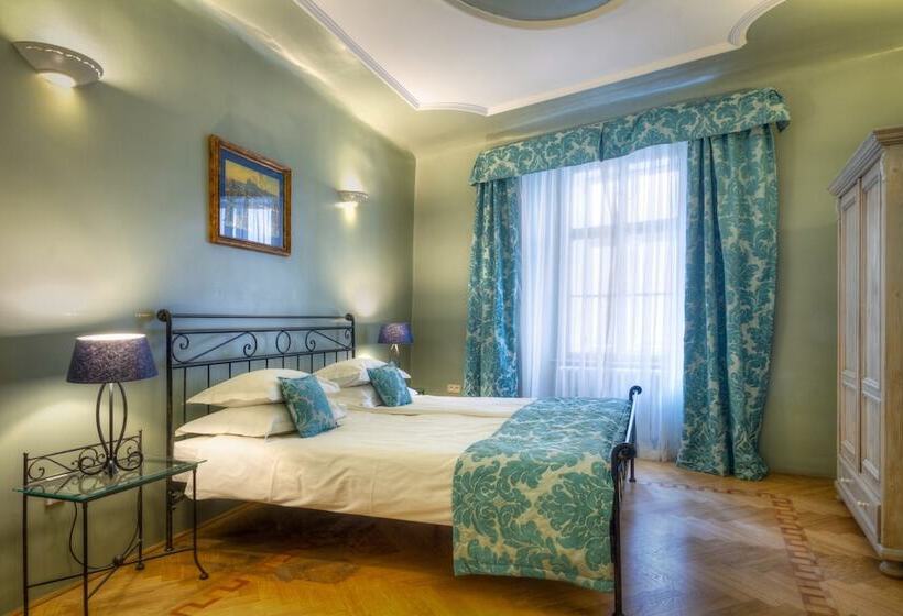 سوییت خانوادگی, Black Star Suites