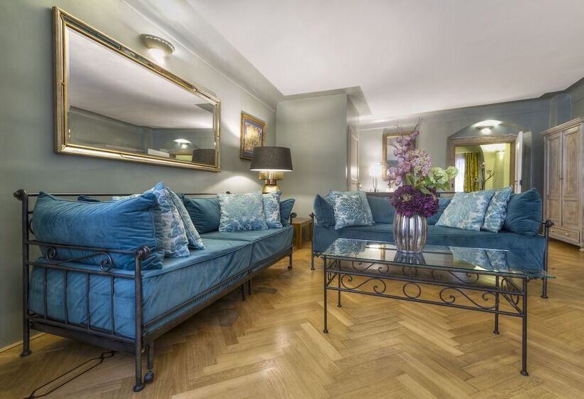 سوییت خانوادگی, Black Star Suites