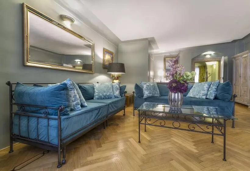 سوییت خانوادگی, Black Star Suites