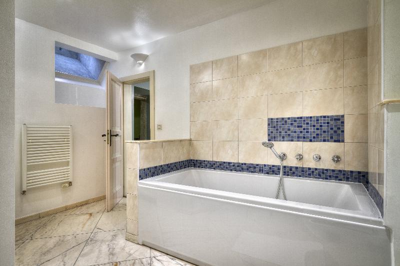سوییت جونیور, Black Star Suites