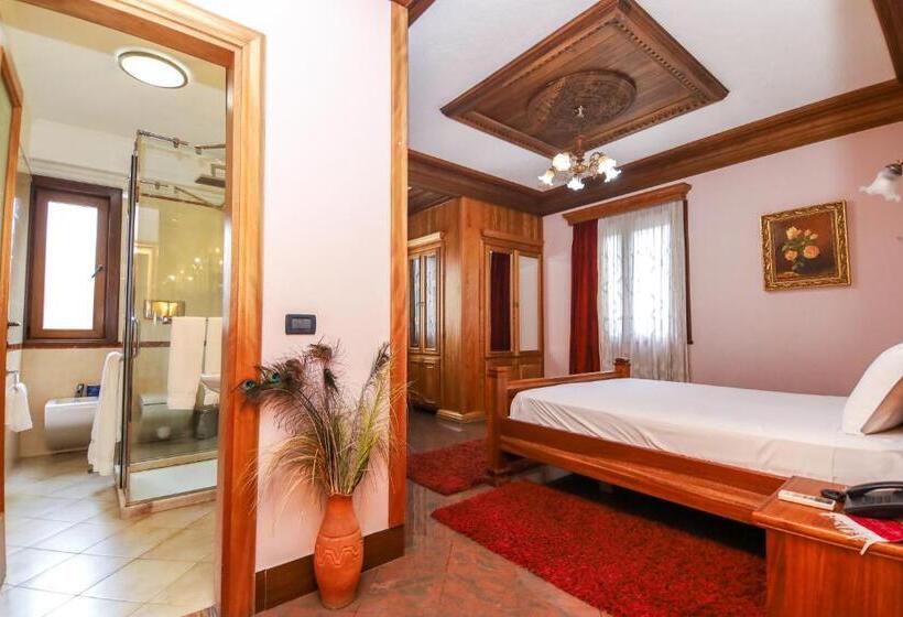 标准间, Brilant Antik