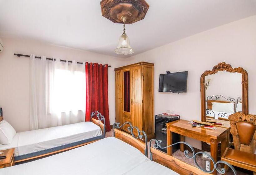 三人经典房间, Brilant Antik