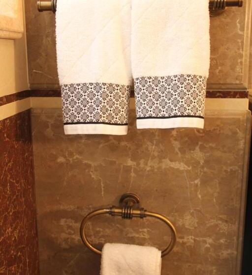 豪华家庭房间, Brilant Antik