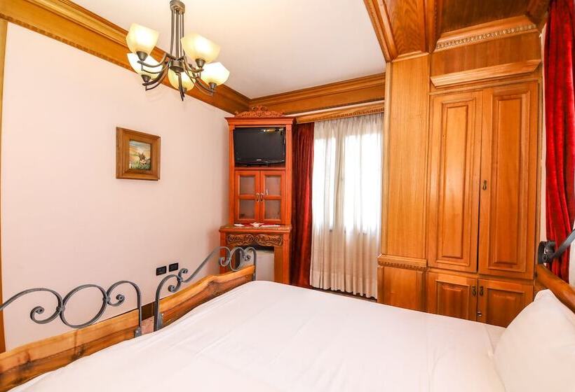 三人经典房间, Brilant Antik