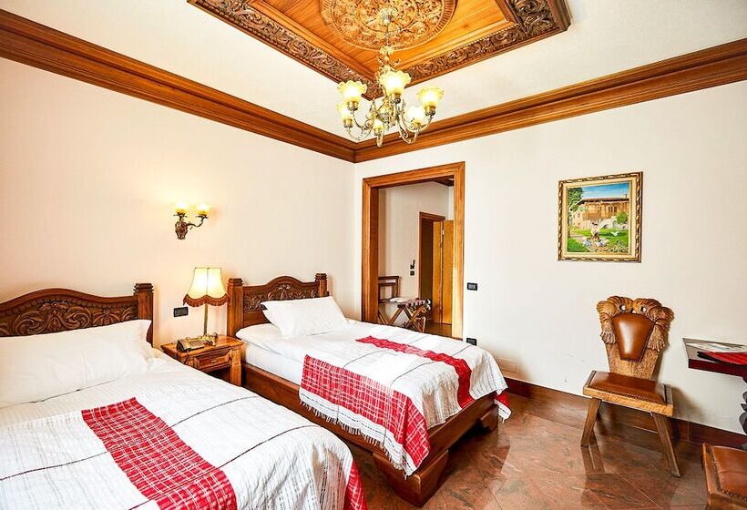 三人经典房间, Brilant Antik