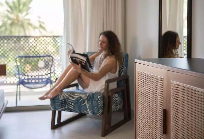 خانه یا کلبه ی ییلاقی با نمای استخر, Phāea Cretan Malia, A Member Of Design Hotels