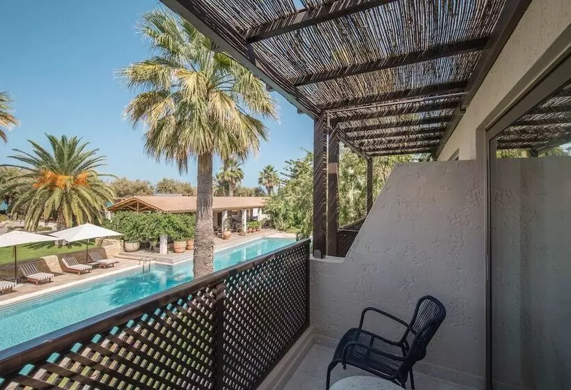 خانه یا کلبه ی ییلاقی با نمای استخر, Phāea Cretan Malia, A Member Of Design Hotels