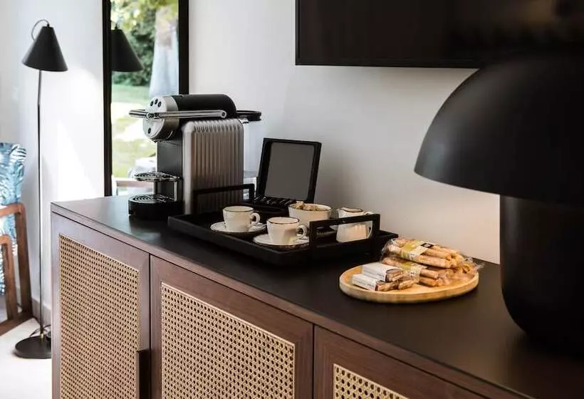 بانگلوی استاندارد, Phāea Cretan Malia, A Member Of Design Hotels