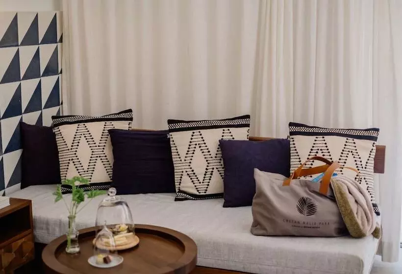 بانگلوی استاندارد, Phāea Cretan Malia, A Member Of Design Hotels