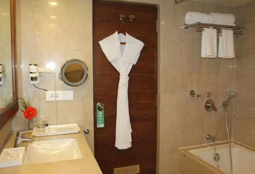 クラブルーム, Fortune Pandiyan Hotel, Madurai   Member Itc S Hotel Group