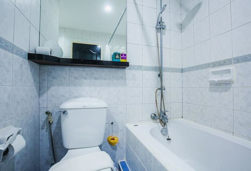 Номер Superior Вид на Бассейн, Karon Whale Resort