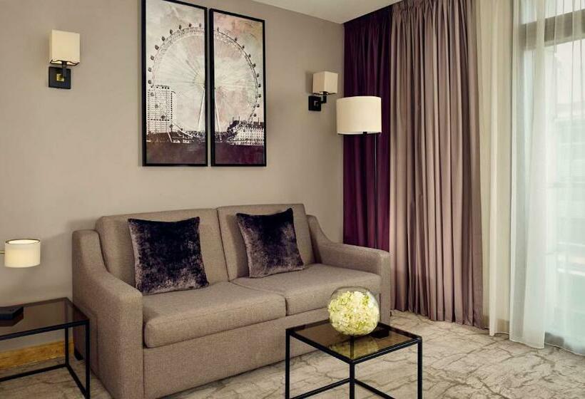 Полулюкс, Park Plaza County Hall London