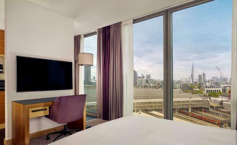Студио Executive, Park Plaza County Hall London