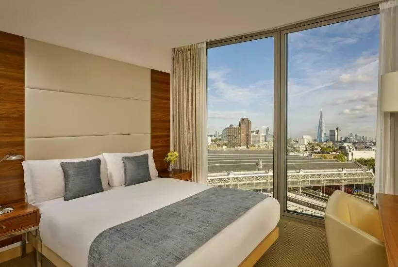Executive-studio, Park Plaza County Hall London