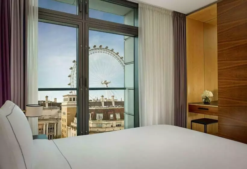 Executive-studio, Park Plaza County Hall London