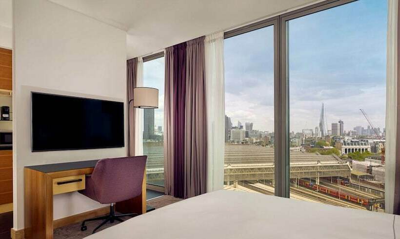 Студио Executive, Park Plaza County Hall London