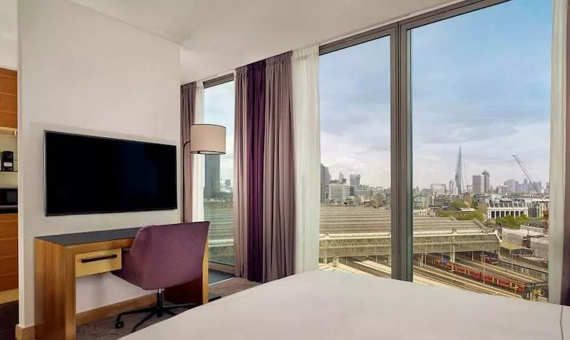Executive-studio, Park Plaza County Hall London