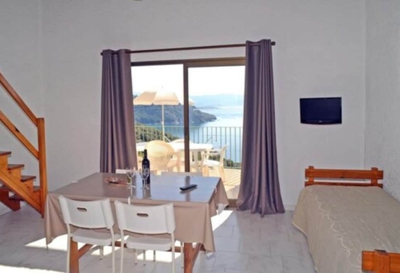 Апартаменты 2 Спальни Вид на Море, Residence Roc E Mare Cargèse