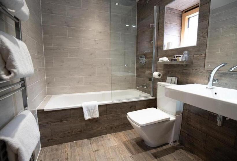 غرفة قياسية, Skeabost House