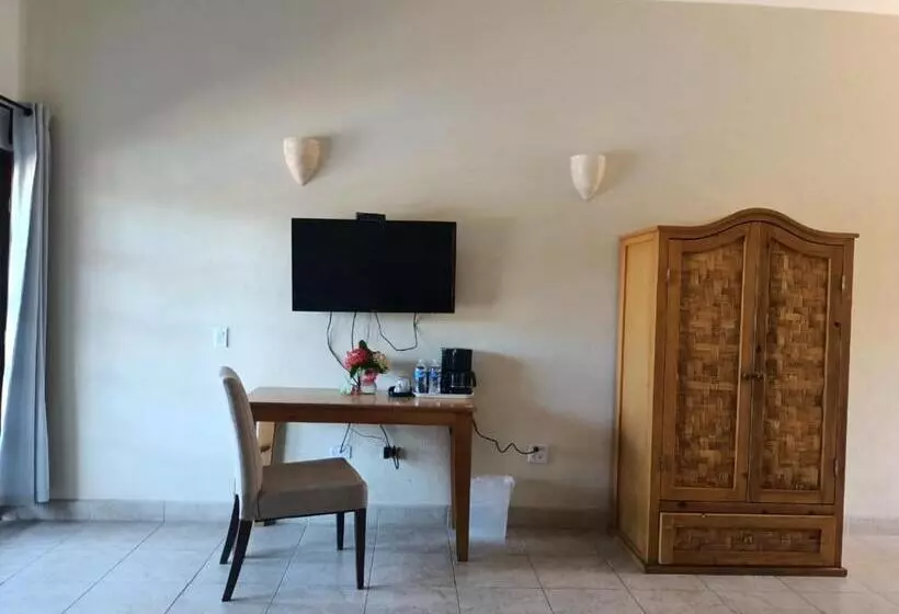 اتاق استاندارد با بالکن, Tripui