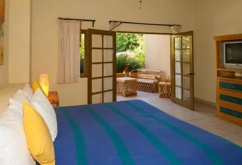 اتاق استاندارد با بالکن, Tripui