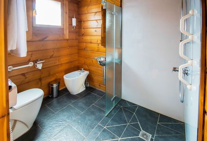 Номер Стандарт Адаптированный для Инвалидов, Somlom   Eco Friendly Montseny