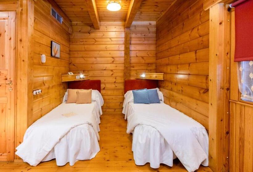 חדר סטנדרט מותאם לאדם עם מוגבלויות, Somlom   Eco Friendly Montseny