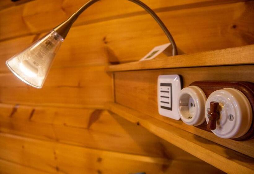 חדר סטנדרט מותאם לאדם עם מוגבלויות, Somlom   Eco Friendly Montseny