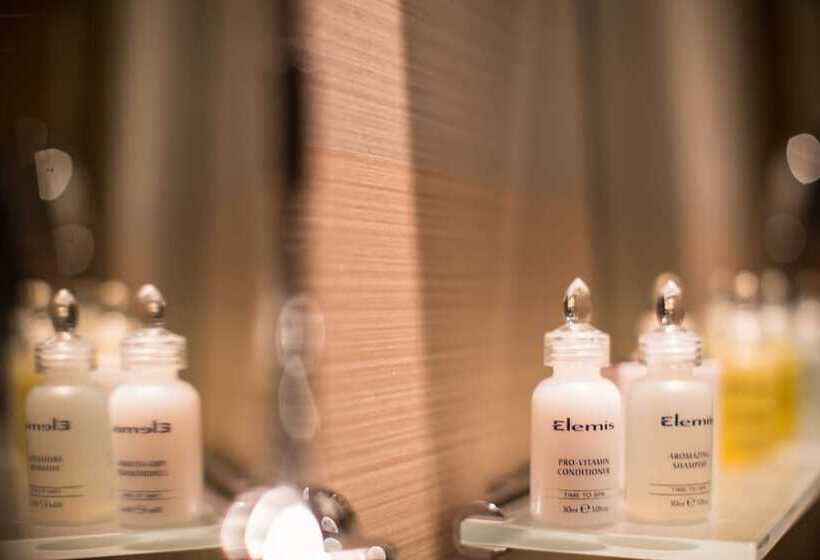 استودیوی استاندارد, The Club Hotel & Spa Jersey