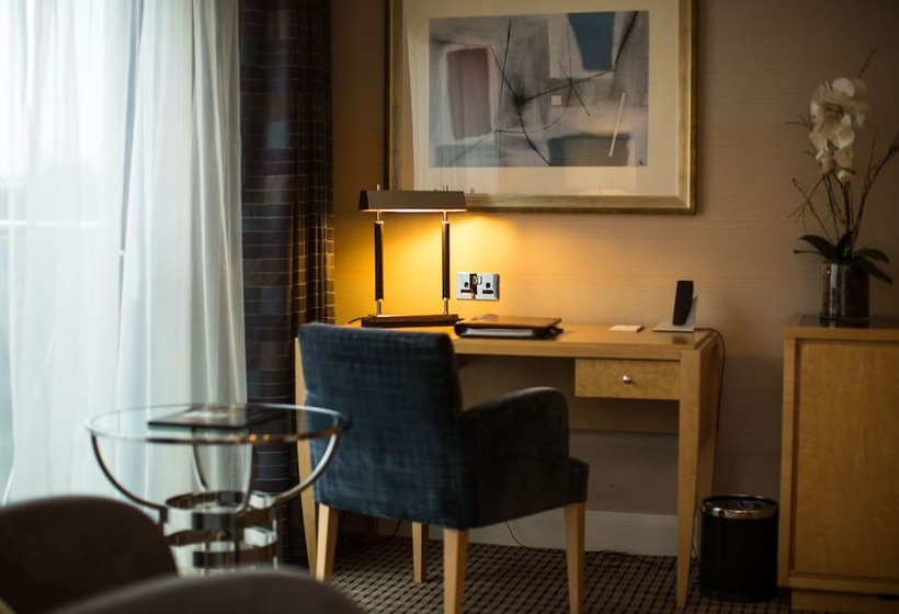 استودیوی استاندارد, The Club Hotel & Spa Jersey