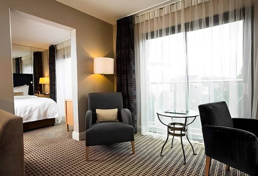 سوییت لوکس, The Club Hotel & Spa Jersey