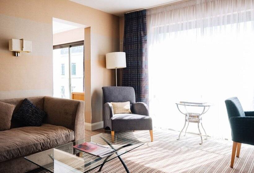 سوییت لوکس, The Club Hotel & Spa Jersey