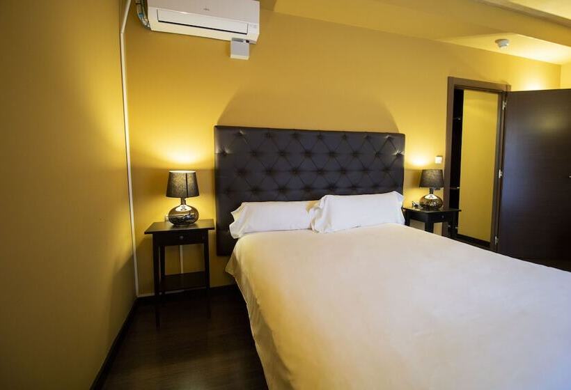 标准间, Alda Castillo De Olite