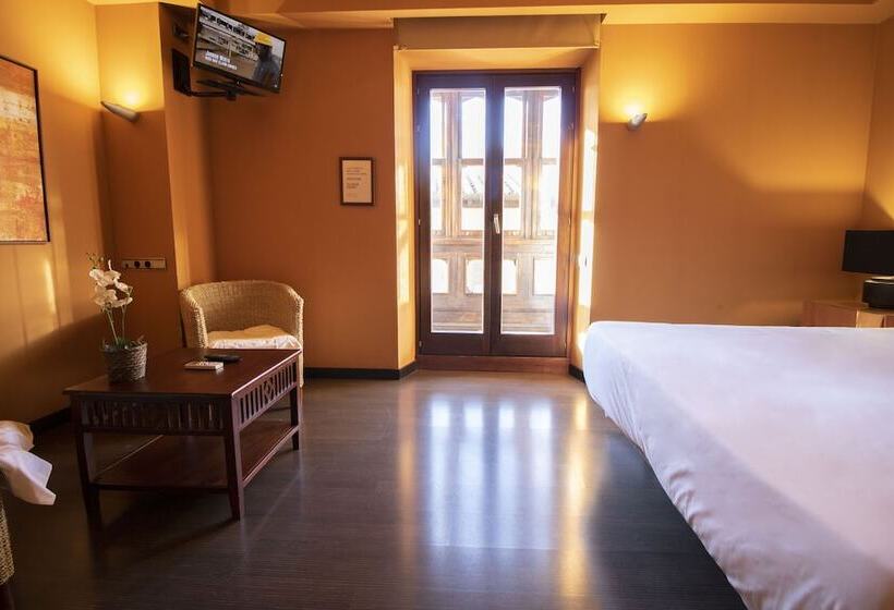 标准间, Alda Castillo De Olite