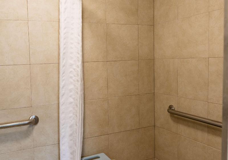 جناح, Best Western Plus Manhattan Beach