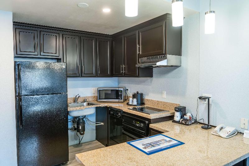 Люкс, Best Western Plus Manhattan Beach