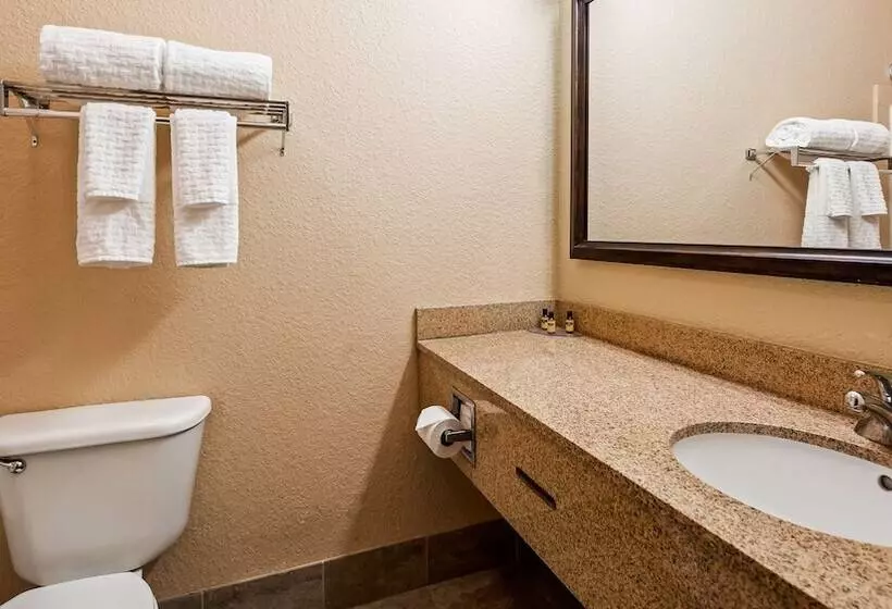 スイート, Best Western Plus Strawberry Inn & Suites