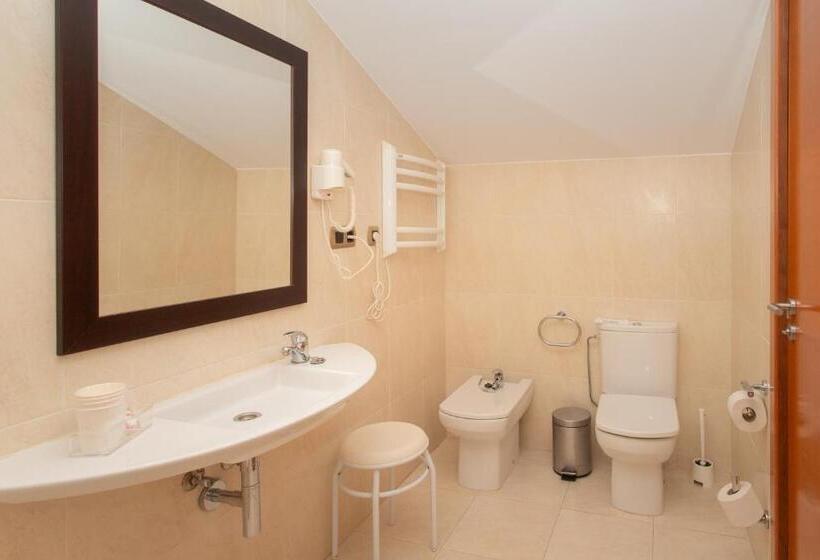 غرفة قياسية رباعية, Bufon De Arenillas