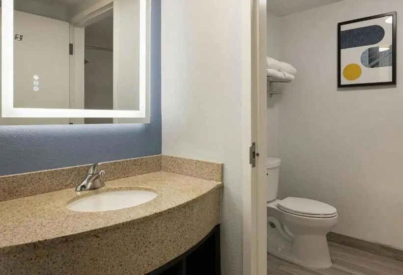 キングサイズベッドのスイートルーム, City Express by Marriott Manhattan Beach