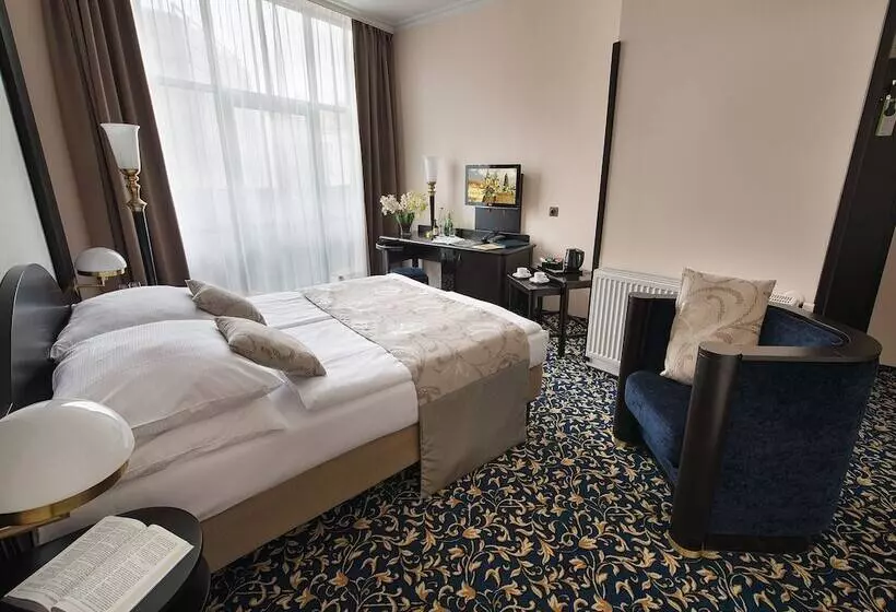 Bisneshuone, Ea Hotel Royal Esprit