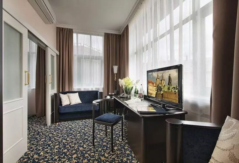 Juniorsviitti, Ea Hotel Royal Esprit