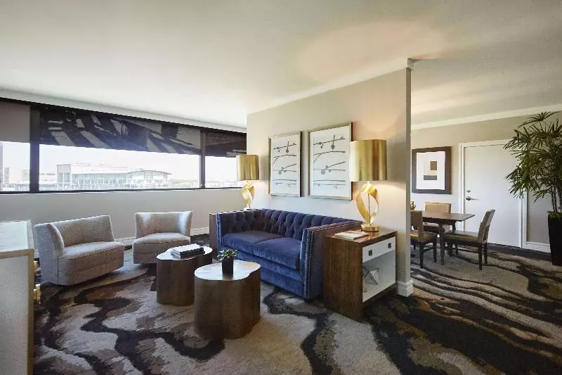Sviitti King-vuode, The Highland Dallas, Curio Collection By Hilton
