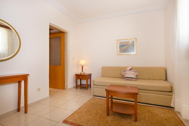 חדר משפחתי נוף לגינה, Iberostar Selection Creta Marine