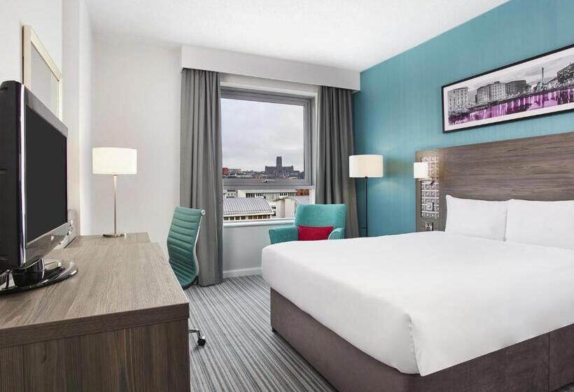 غرفة قياسية, Leonardo Liverpool