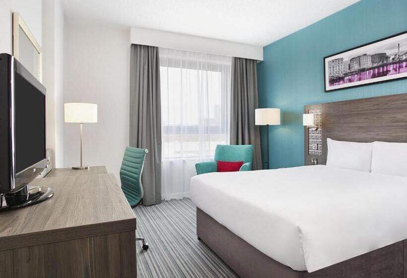 غرفة سوبيريور, Leonardo Liverpool