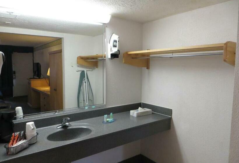 جناح عائلي, Maingate Lakeside Resort