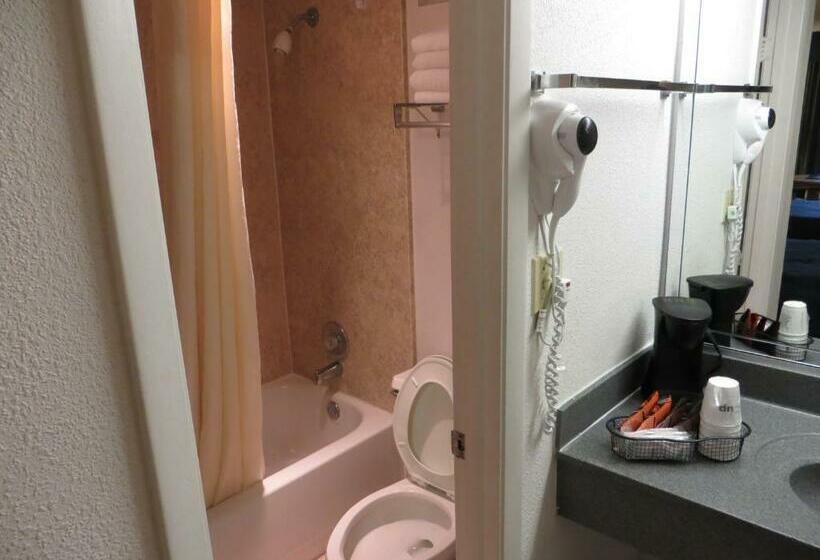 غرفة قياسية سرير كينج, Maingate Lakeside Resort