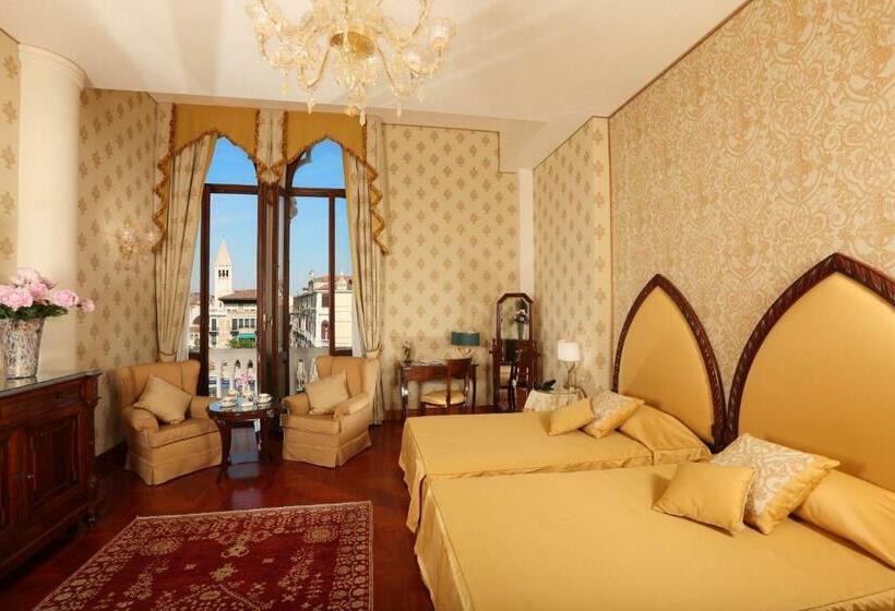 سوئیت جونیور با چشم‌انداز, Palazzo Stern