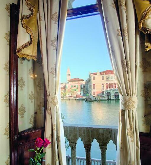 سوئیت جونیور با چشم‌انداز, Palazzo Stern