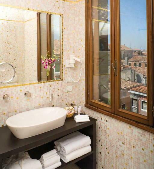 اتاق لوکس سه تخته, Palazzo Stern